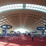 800px-Paris_Charles_De_Gaulle_Airport_Terminal_E_a